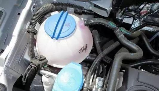 你不知道的防冻液常识有哪些，防冻液液位是冷车看还是热车看