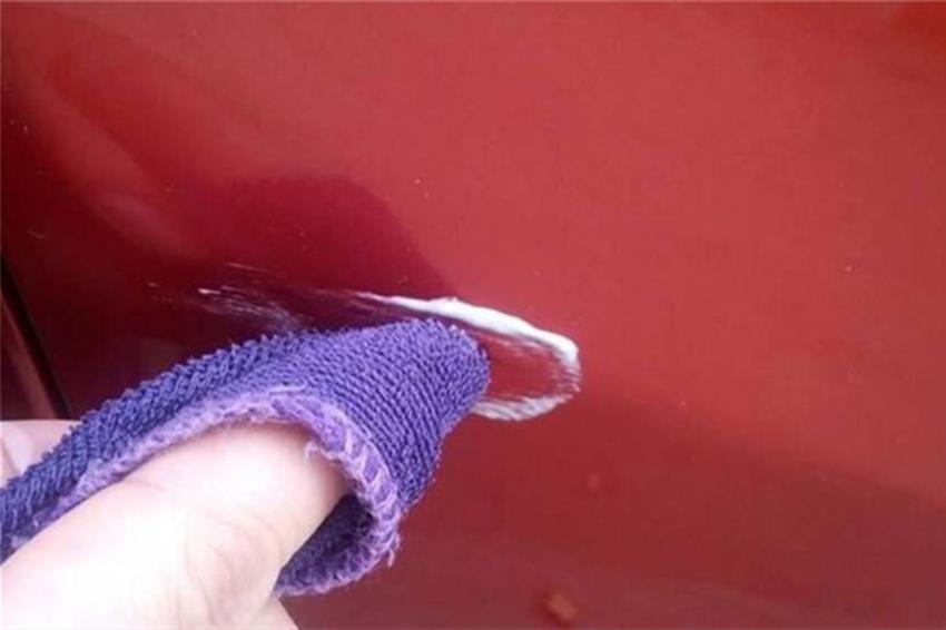 如何有效修复车身上的划痕呢，怎样自己修复车漆划痕