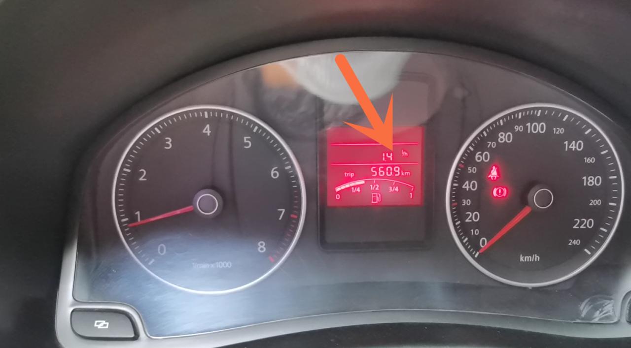 车上开空调费不费油，车子怠速一直开空调费油吗