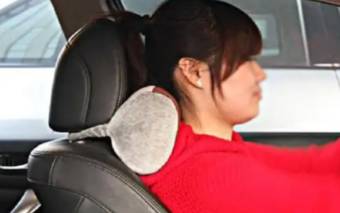 为什么汽车头枕都很不舒服，一分钟看懂汽车头枕的门道
