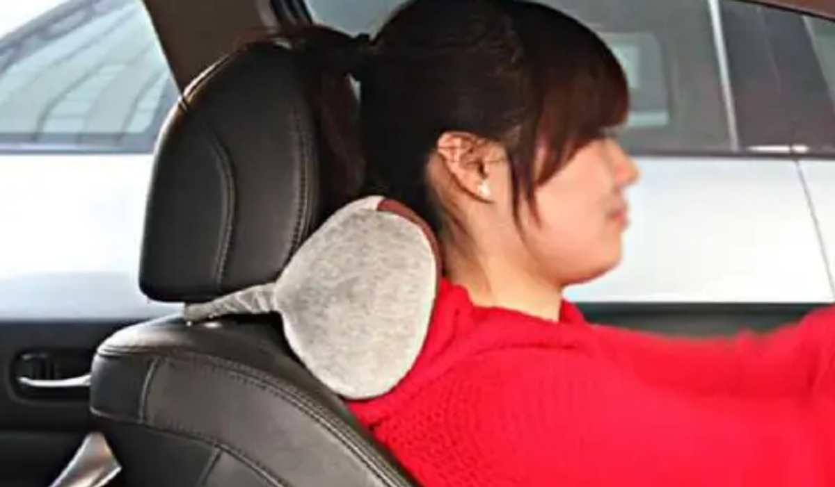 为什么汽车头枕都很不舒服，一分钟看懂汽车头枕的门道